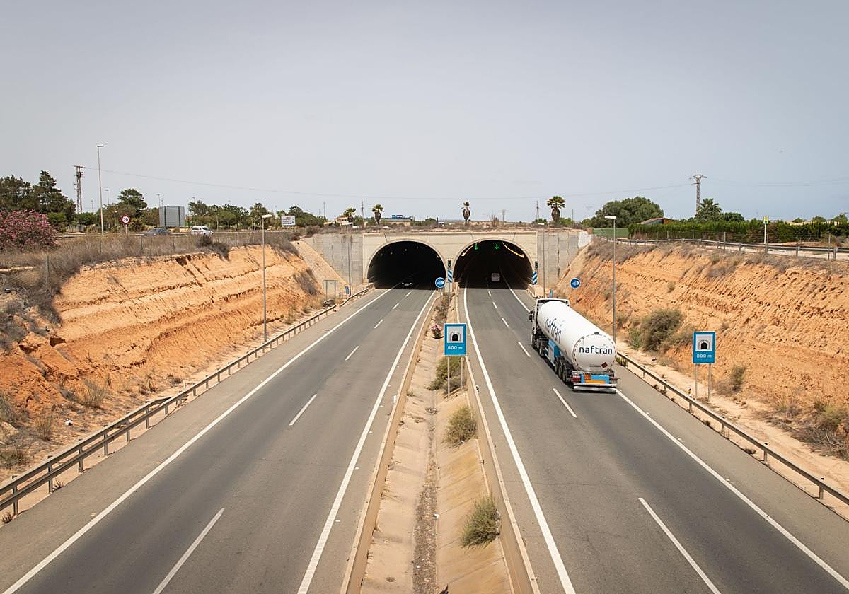 El túnel de Pilar de la Horadada.