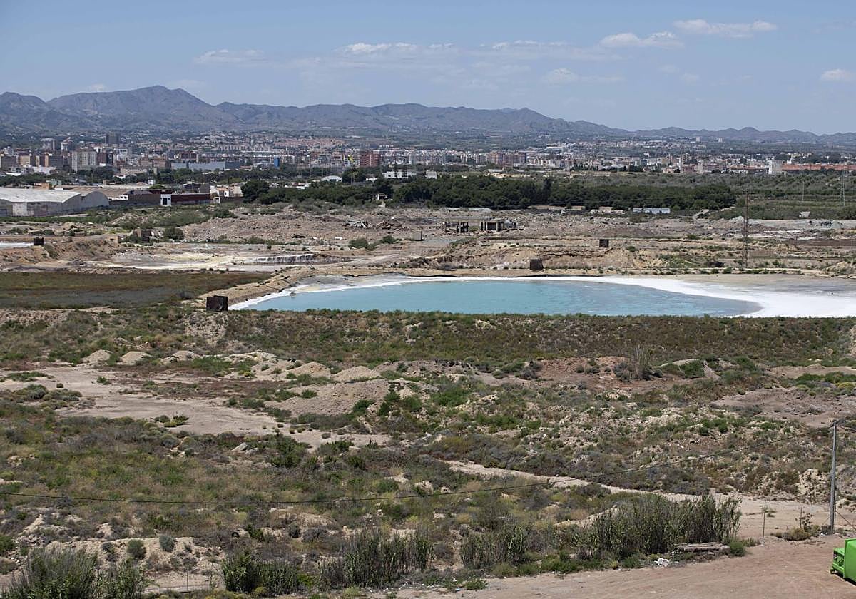 Imagen de archivo de los terreros y balsas de Zinsa.