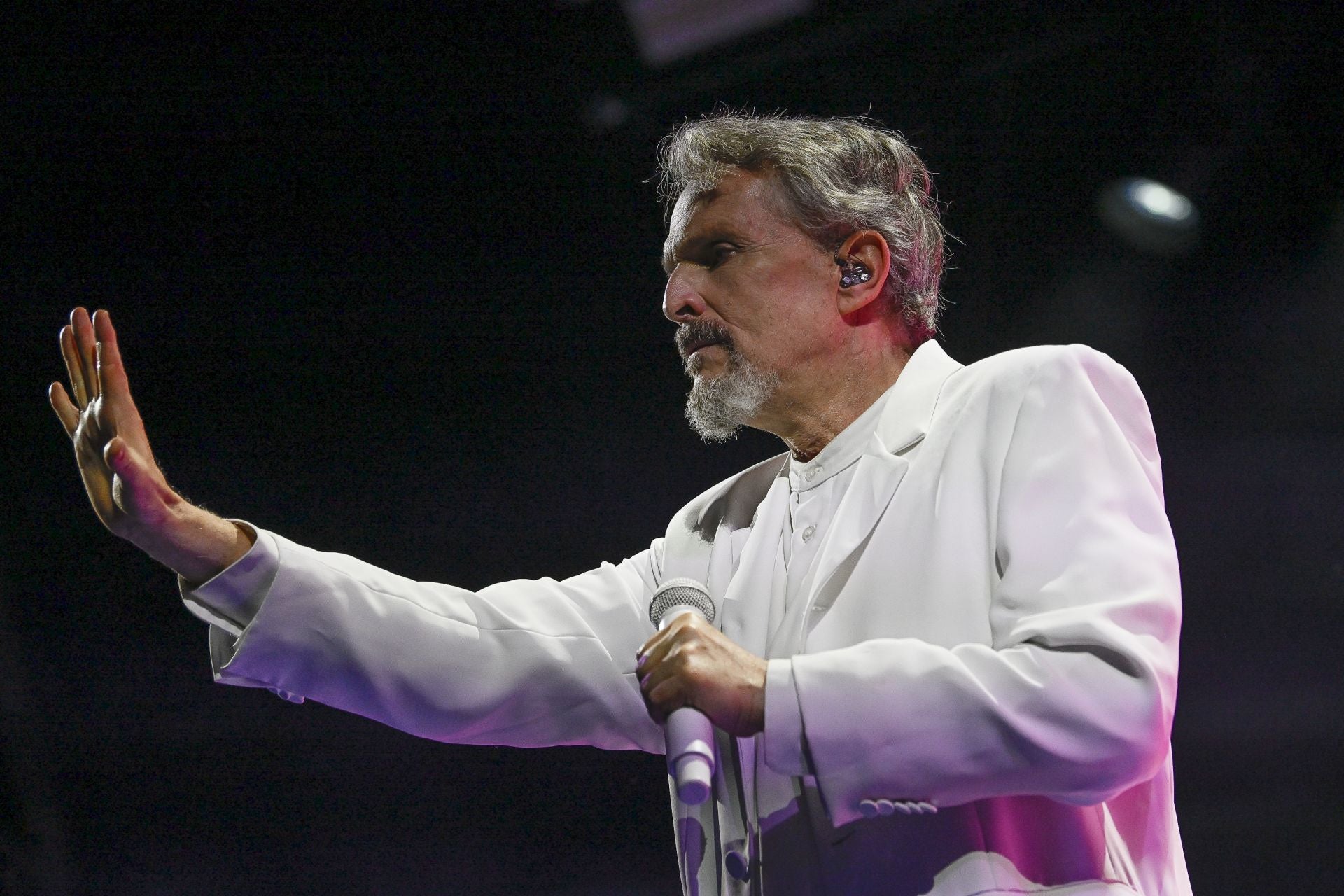 En imágenes, concierto de Miguel Bosé en la Plaza de Toros de Murcia