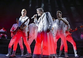 En imágenes, concierto de Miguel Bosé en la Plaza de Toros de Murcia