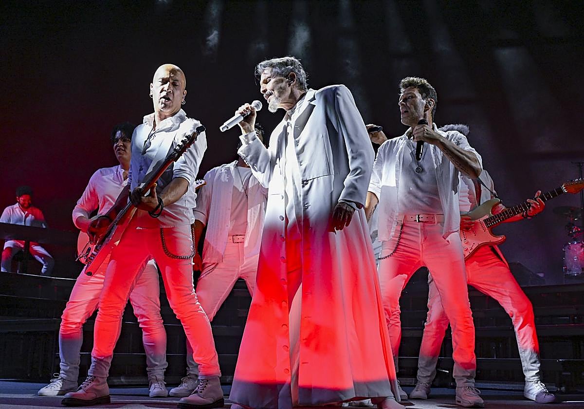 En imágenes, concierto de Miguel Bosé en la Plaza de Toros de Murcia