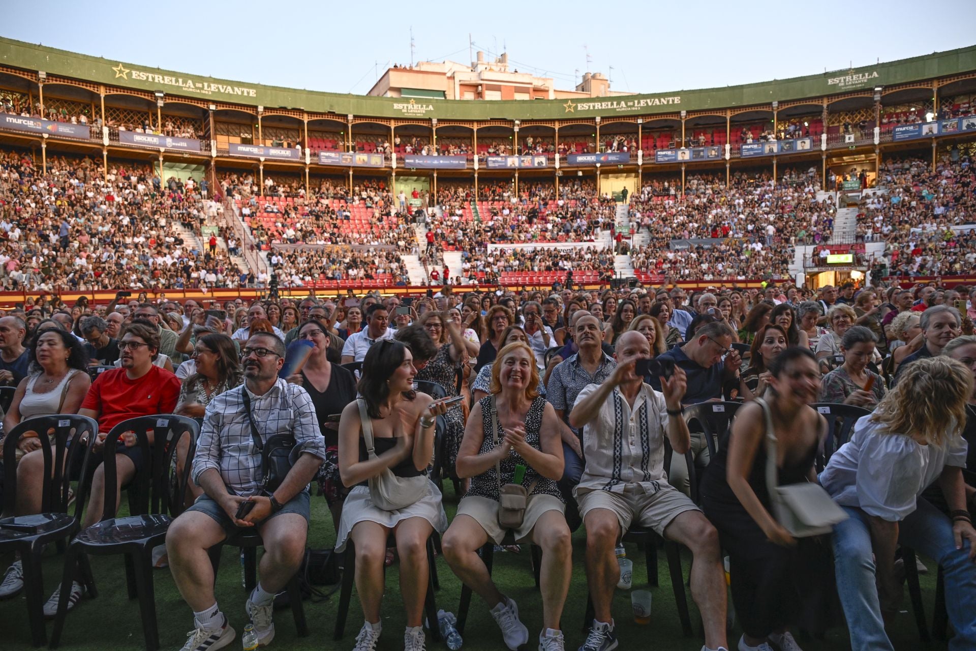 En imágenes, concierto de Miguel Bosé en la Plaza de Toros de Murcia