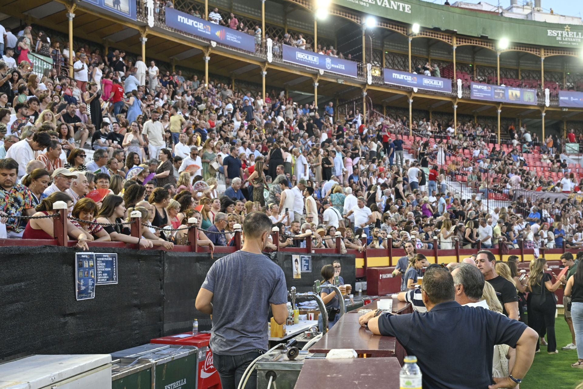 En imágenes, concierto de Miguel Bosé en la Plaza de Toros de Murcia