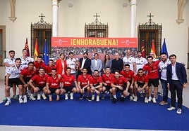 López Miras recibe al Jimbee por su título de liga