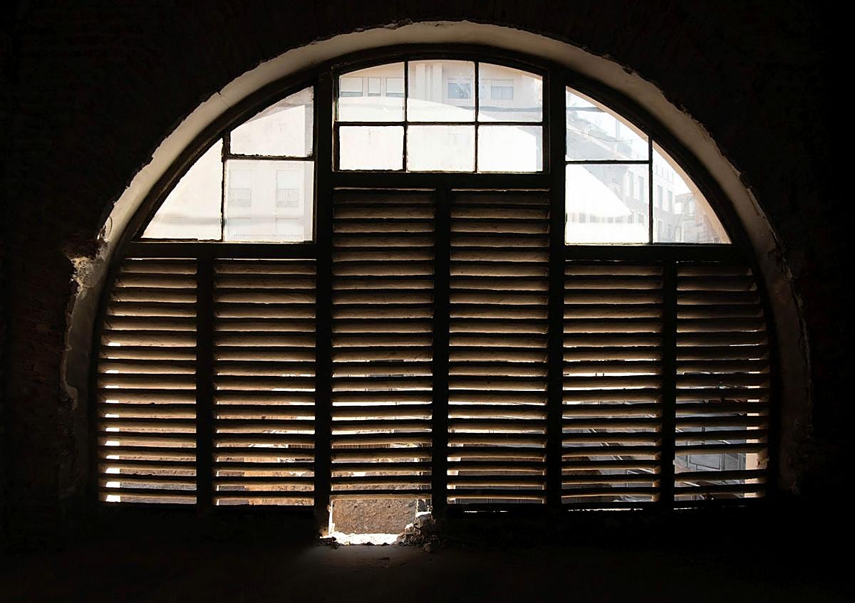 Imagen secundaria 1 - El mercado de Verónicas de Murcia mantendrá la actividad durante la retirada de la cubierta de fibrocemento