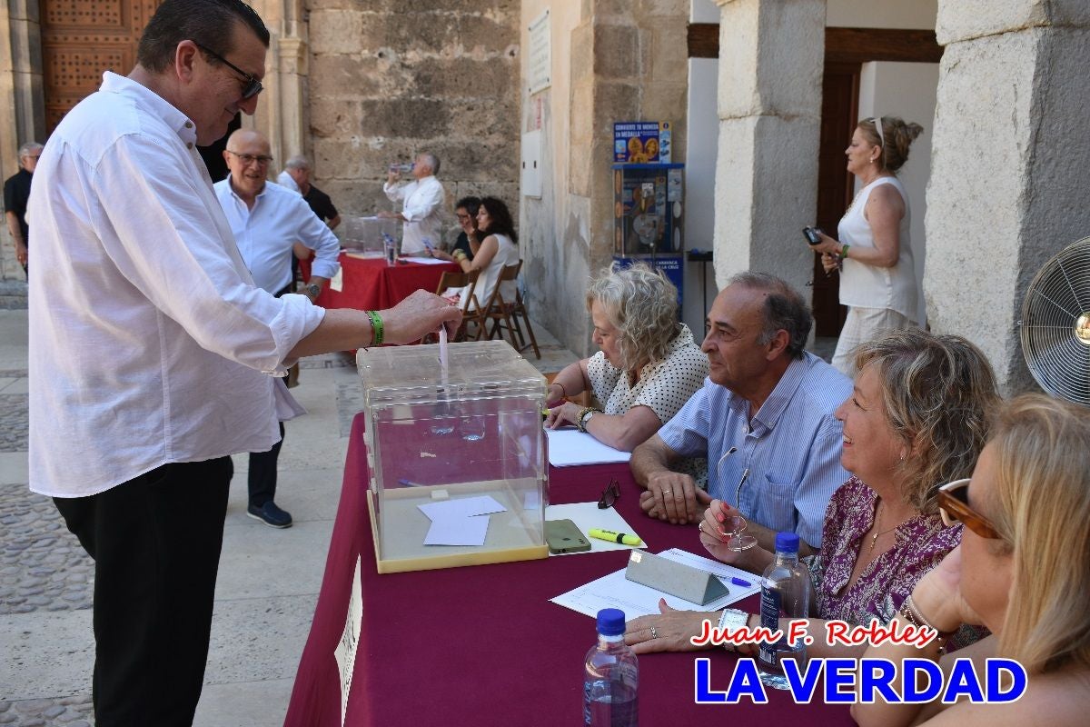 Imágenes de la elección de Jesús López Baquero como hermano mayor de la Vera Cruz de Caravaca