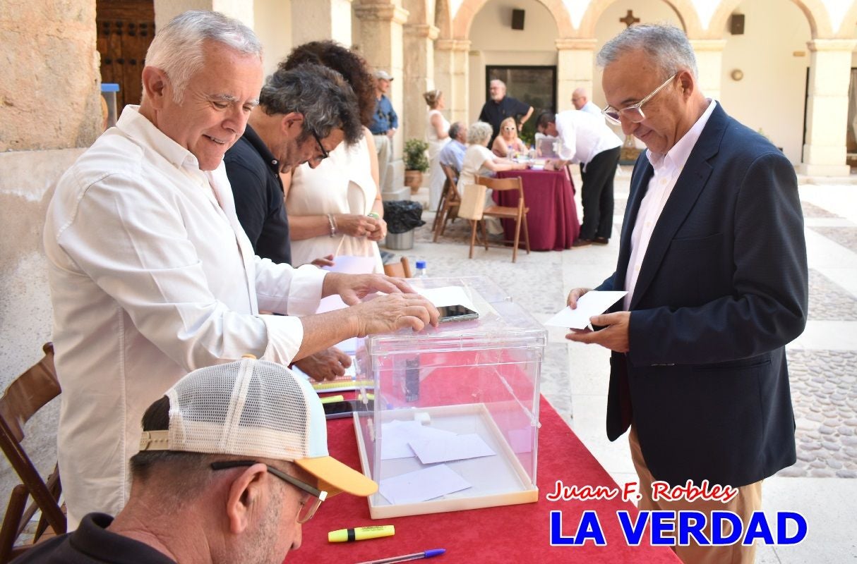 Imágenes de la elección de Jesús López Baquero como hermano mayor de la Vera Cruz de Caravaca