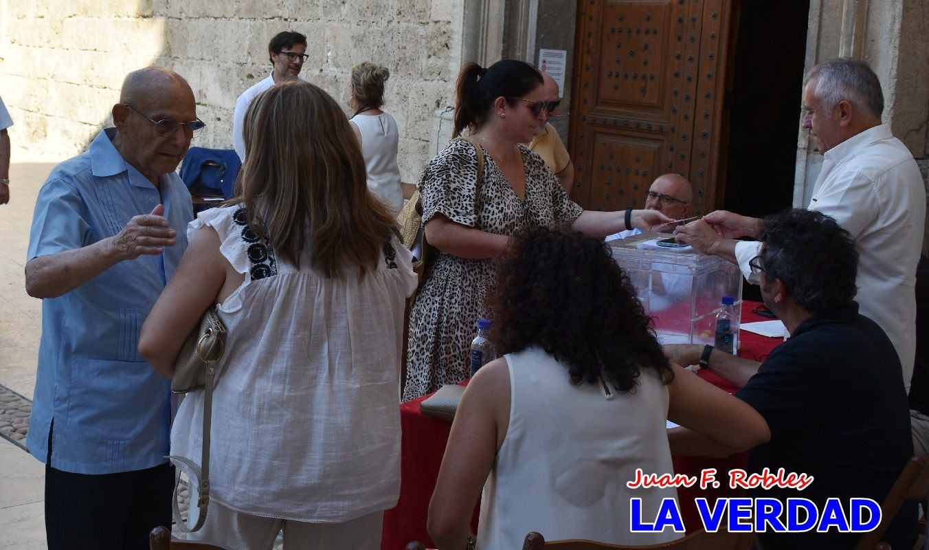 Imágenes de la elección de Jesús López Baquero como hermano mayor de la Vera Cruz de Caravaca