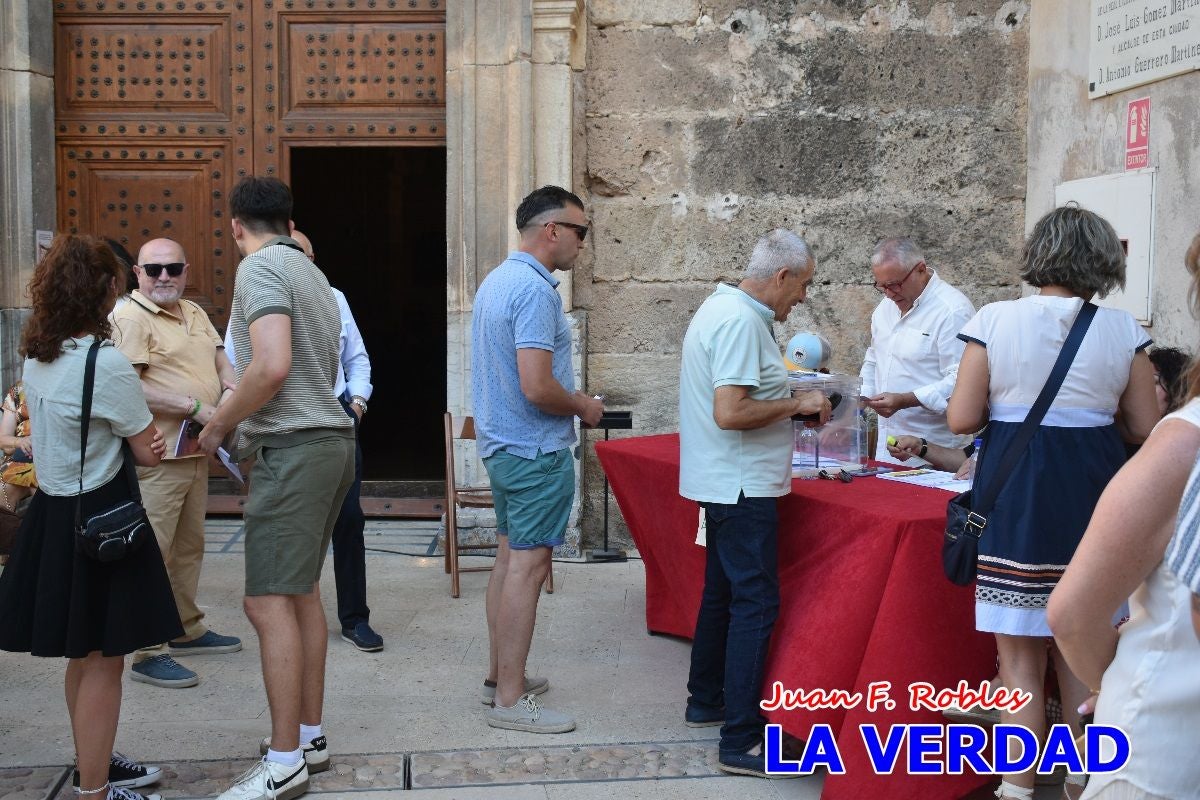 Imágenes de la elección de Jesús López Baquero como hermano mayor de la Vera Cruz de Caravaca