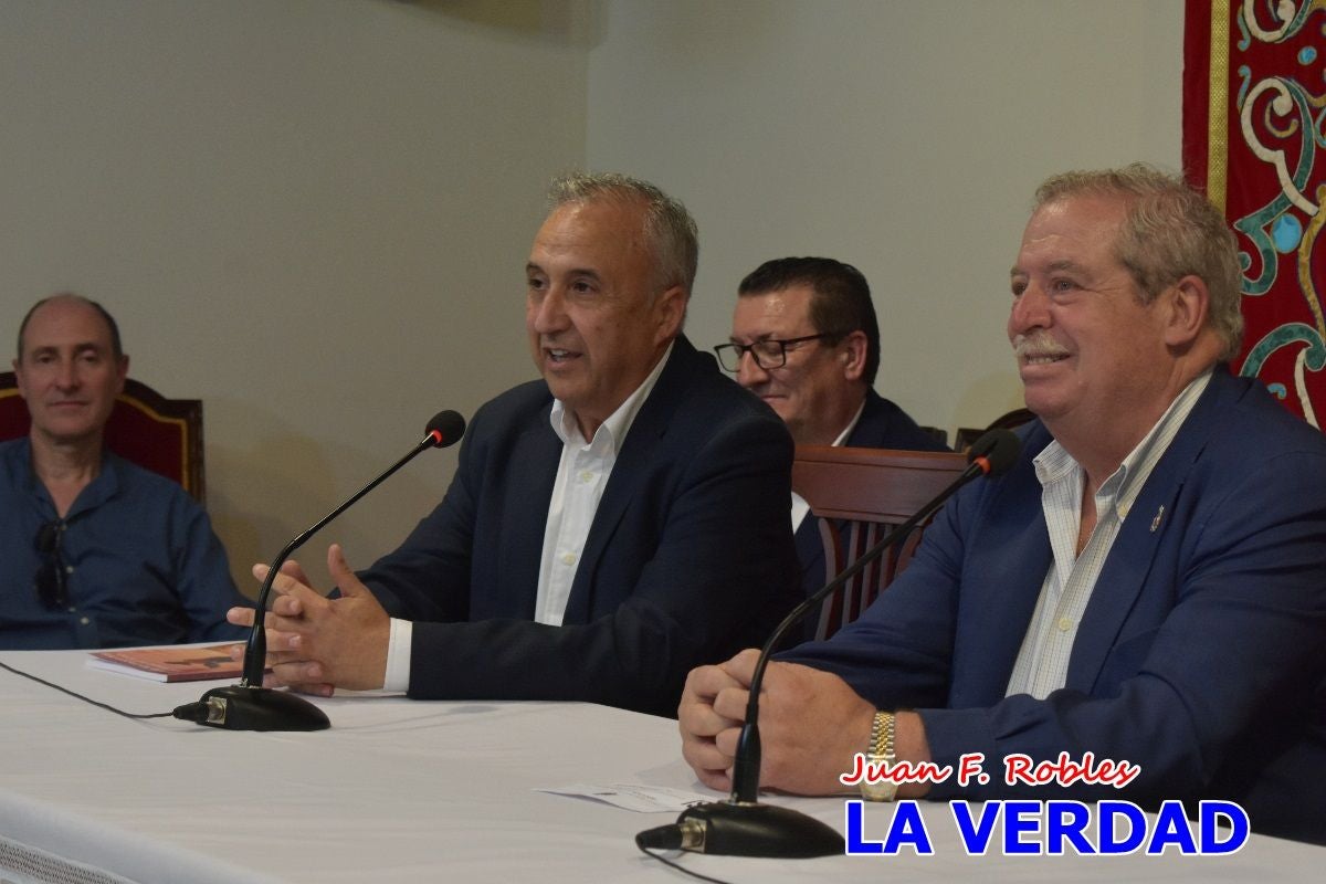 Imágenes de la elección de Jesús López Baquero como hermano mayor de la Vera Cruz de Caravaca