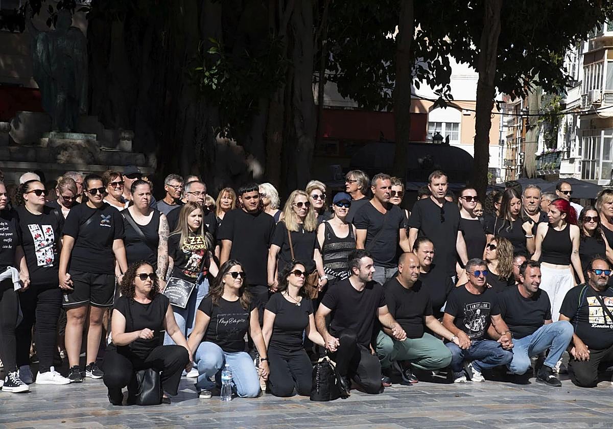 Vecinos y trabajadores de Villas Caravaning durante una protesta en mayo.