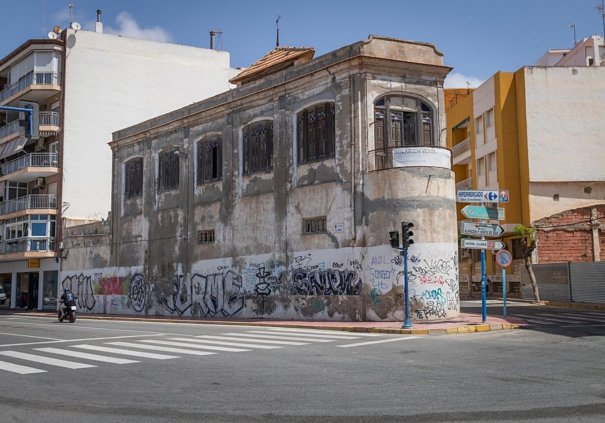 Situación actual de la antigua Fábrica de Hielo de Torrevieja, que contará con rehabilitación integral.