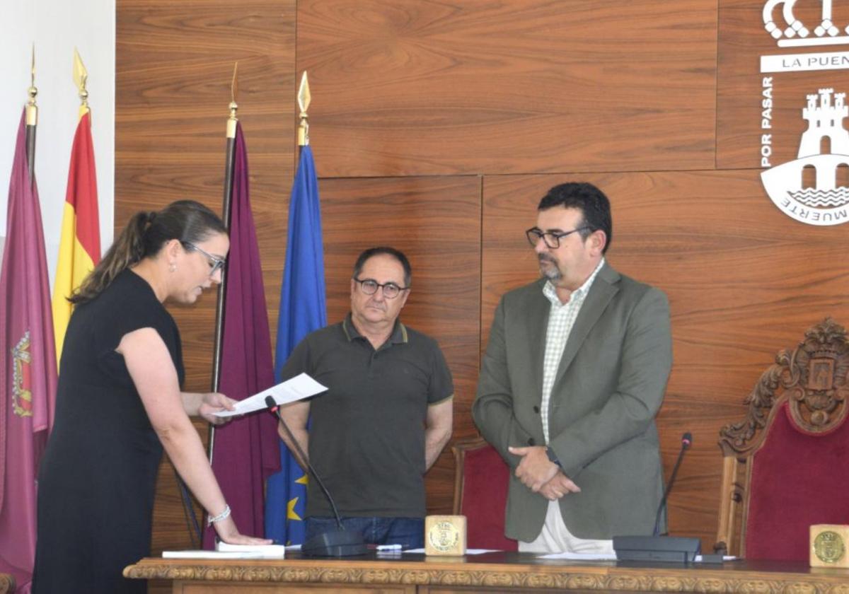 Ana Salmerón jura su cargo como nueva edil del PP.