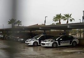 Coches policiales en Las Torres, en una imagen de archivo.