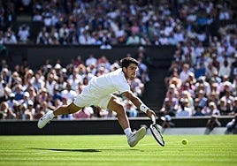 Carlos Alcaraz, durante el partido contra Oliver Tarvet.