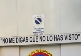 Un edificio de Murcia pone un vado gigante y se hace viral: «No me digas que no lo has visto».