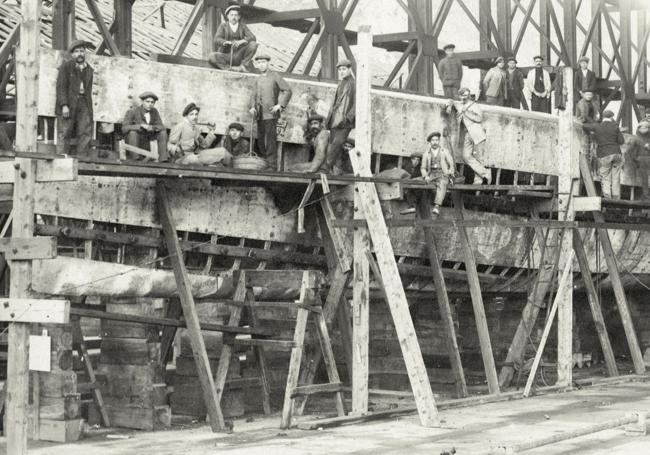 Los hombres que trabajaron en la Constructora Naval de la ciudad se enfrentaron a condiciones difíciles.