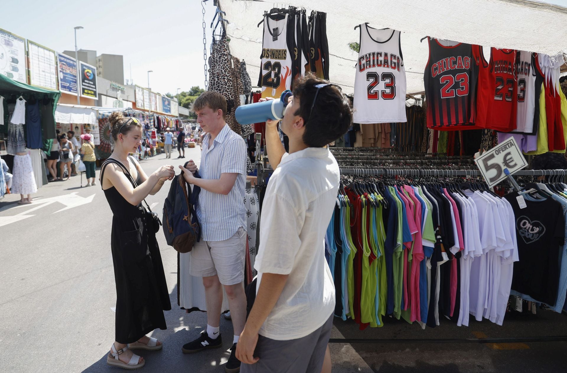 Calor en el mercado del Cénit de Cartagena, en imágenes