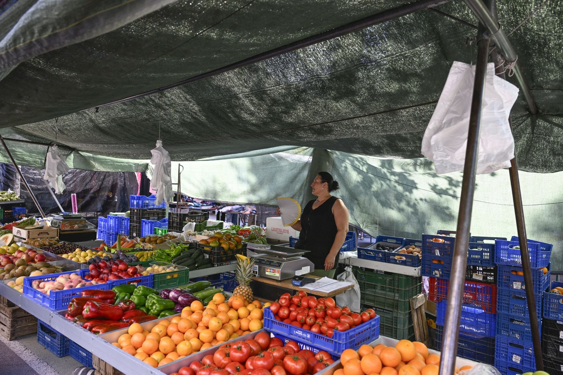 Calor en el mercadillo de Murcia, en imágenes