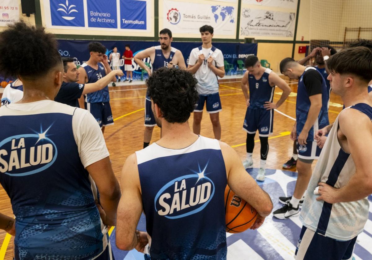 Sesión de entrenamiento de La Salud Archena previa a los cuartos de final de Segunda FEB.