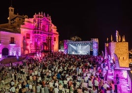 Momento de la pasada edición en la explanada de la Basílica.