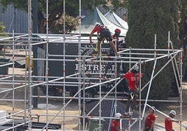 Desmontaje del recinto de fiestas en el Batel de Cartagena