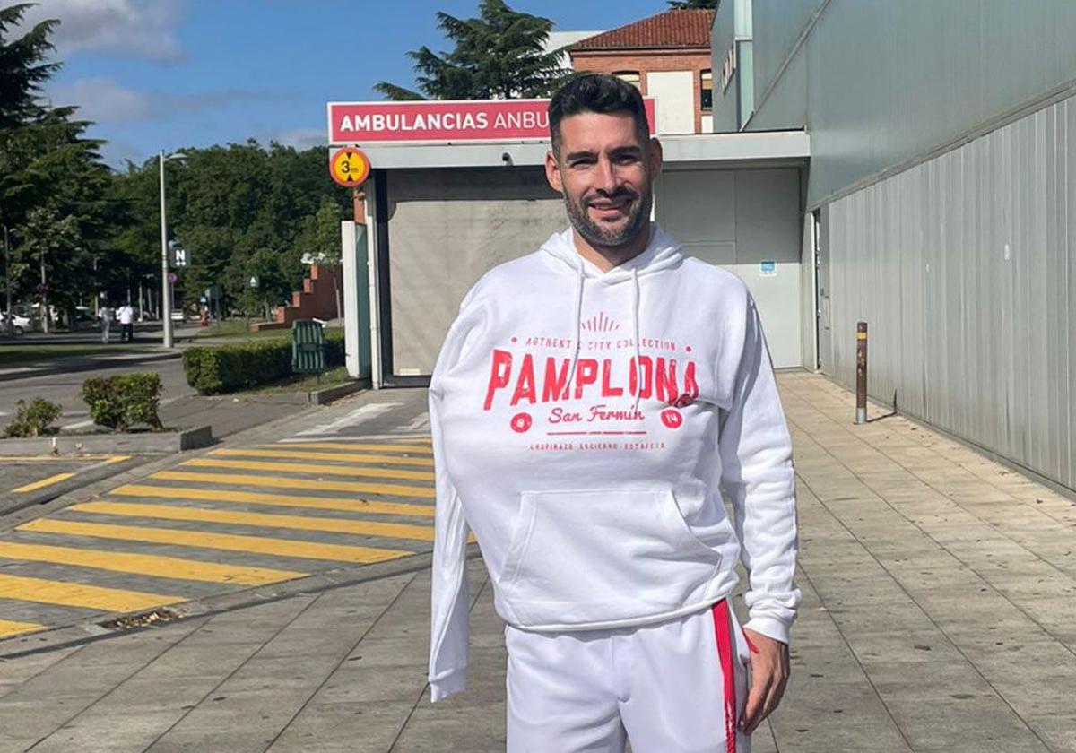 Antonio García, este martes, a su salida del hospital.