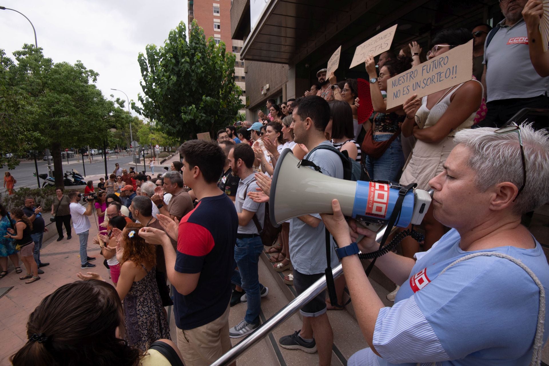 La protesta por las oposiciones para profesor de secundaria en la Región de Murcia, en imágenes