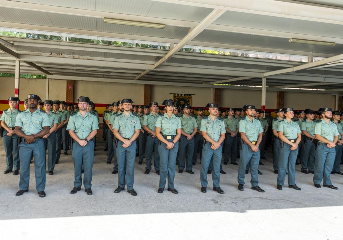 Los nuevos agentes durante la presentación en la Comandancia de la Guardia Civil