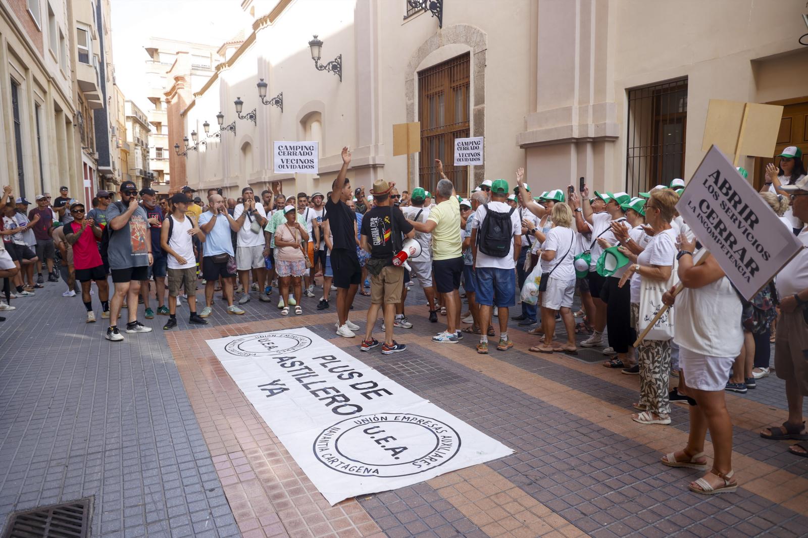 La protesta de los vecinos de Villas Caravaning, en imágenes