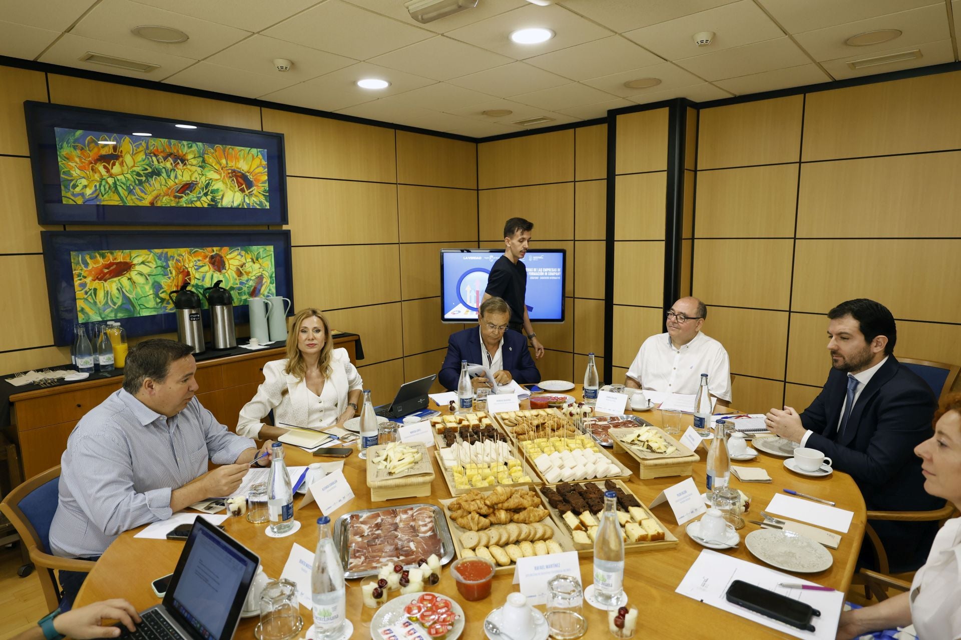 Desayuno informativo &#039;Necesidades formativas de las empresas de la Región de Murcia-Formación in Company&#039;, en imágenes