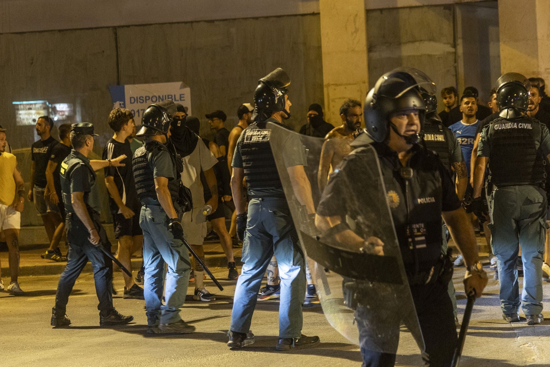 Los disturbios del sábado en Torre Pacheco, en imágenes
