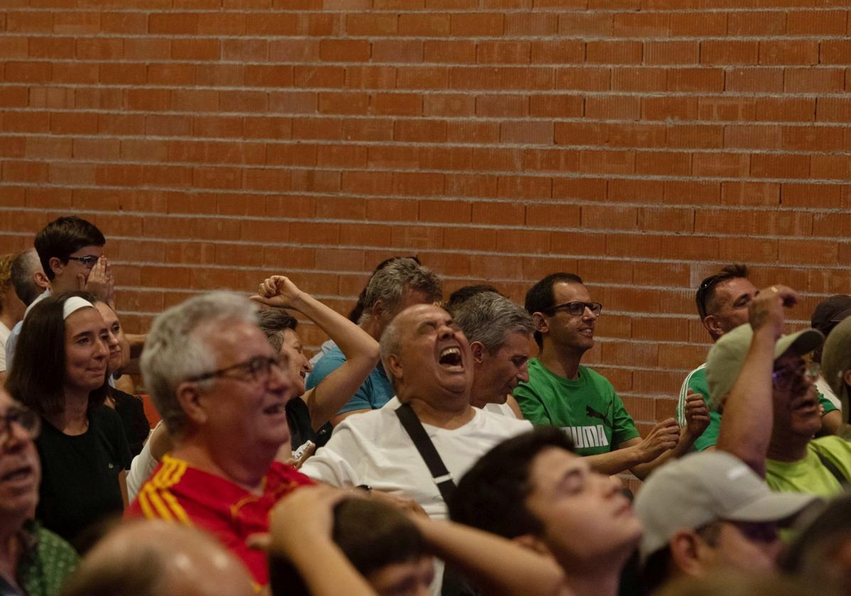 Las imágenes de cómo se vivió la final de Wimbledon en El Palmar