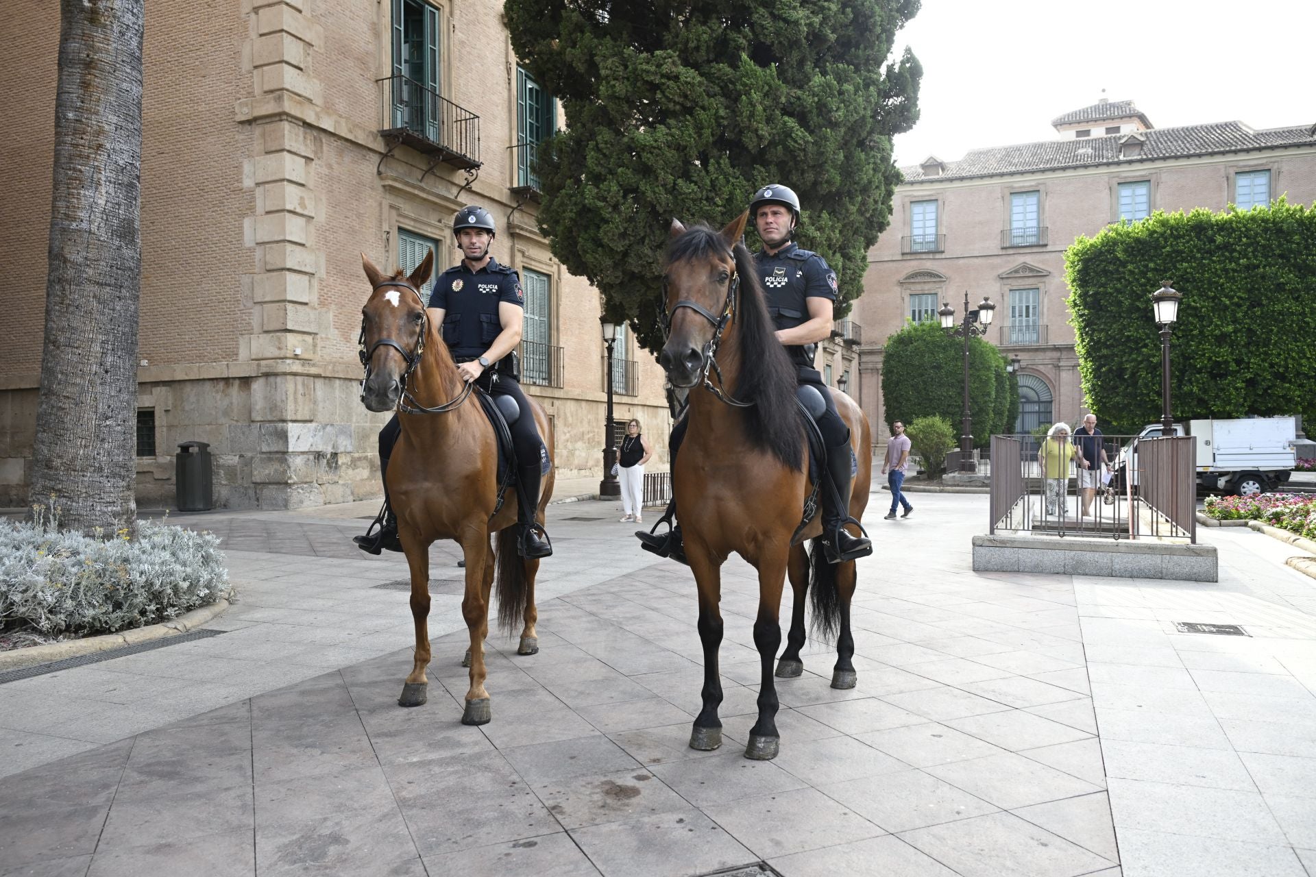 La jura de los nuevos agentes de la Policía Local, en imágenes