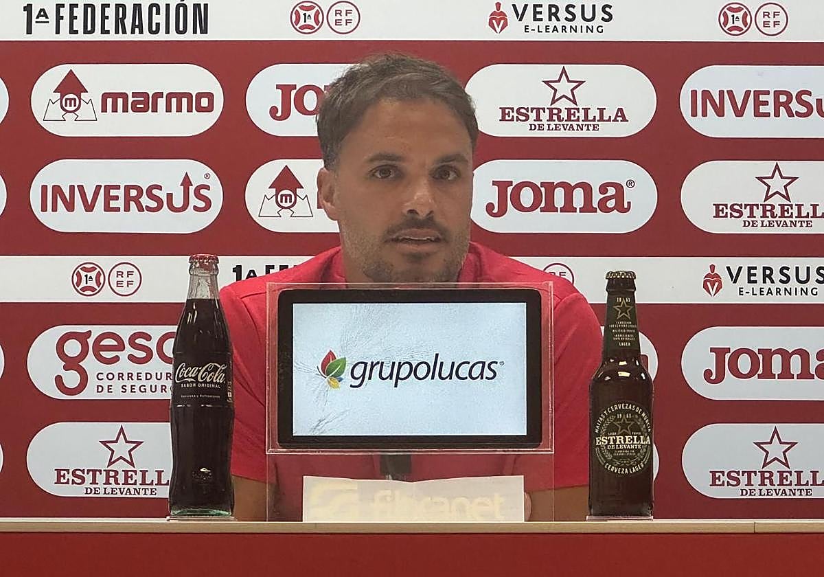 Pedro León, este lunes, durante la rueda de prensa.