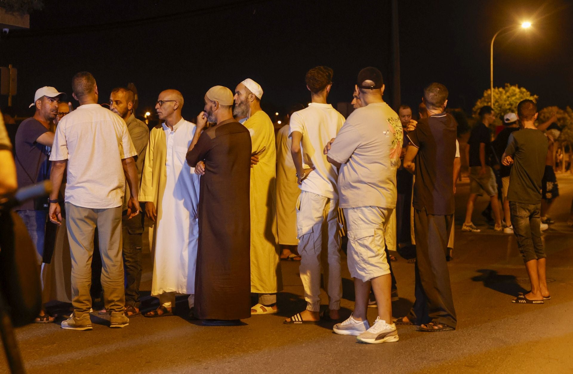 Torre Pacheco vivió este lunes una noche de calma tensa, en imágenes