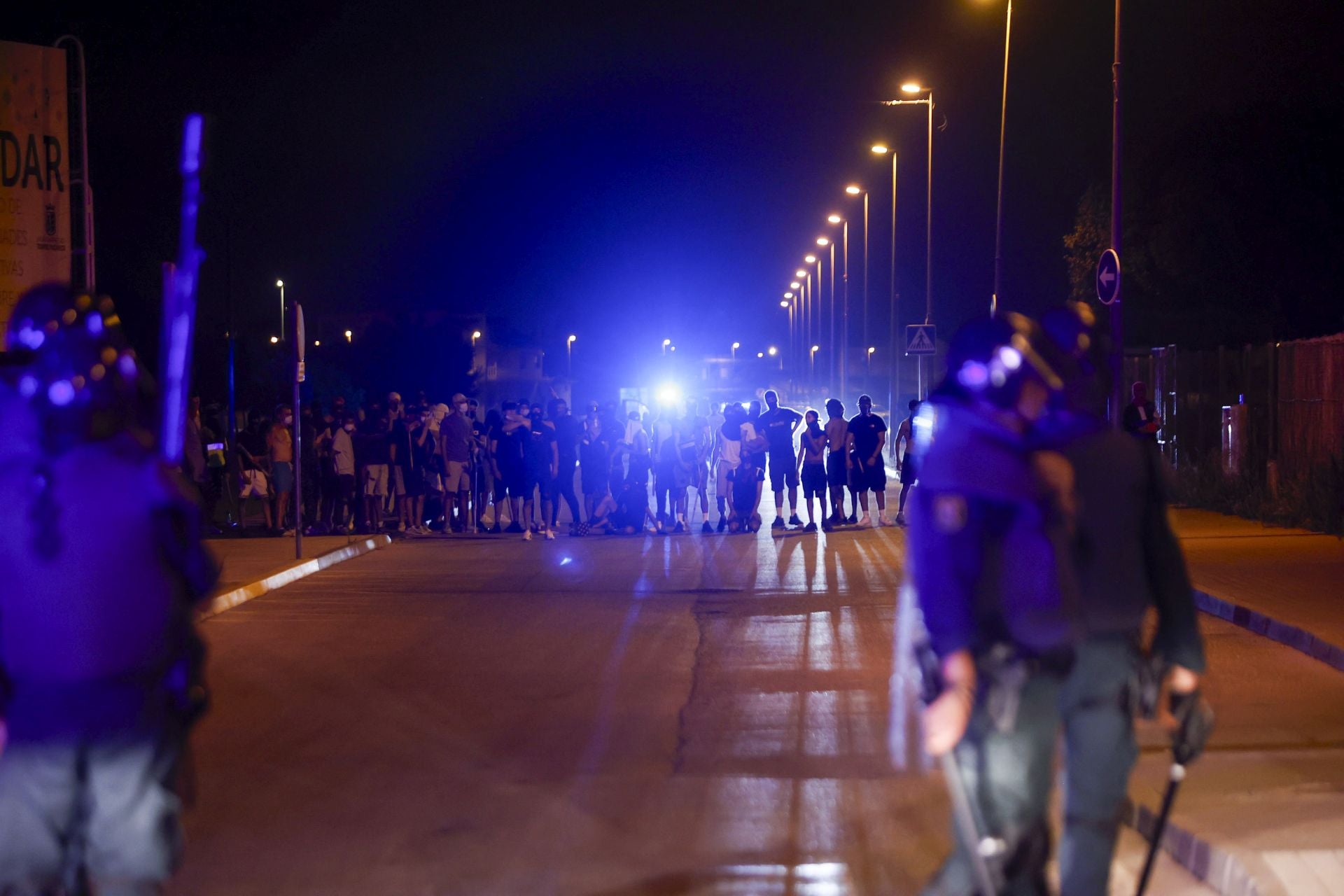Torre Pacheco vivió este lunes una noche de calma tensa, en imágenes