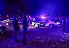 Los antidisturbios, la noche de este lunes, en Torre Pacheco.