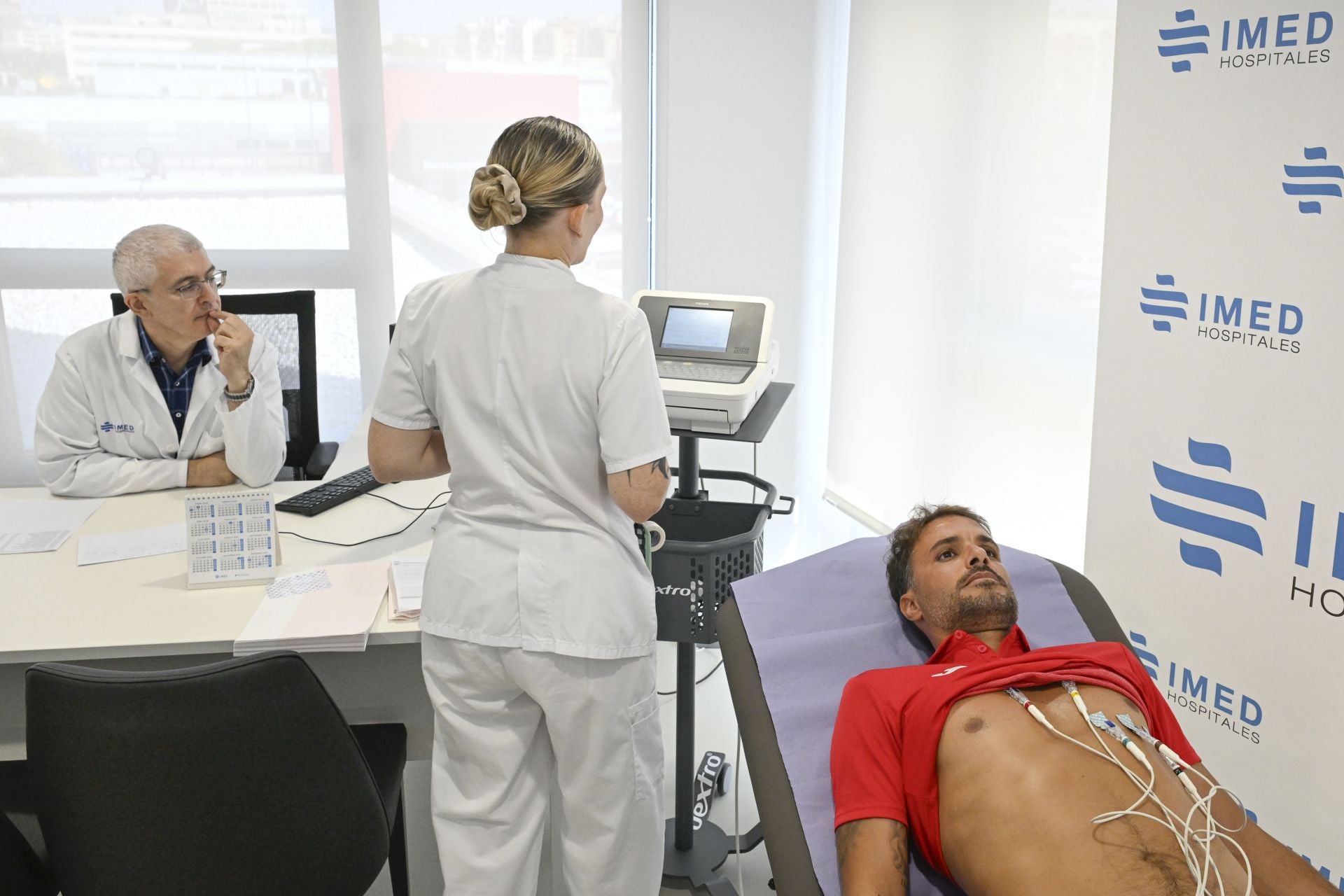 Las imágenes de los jugadores Real Murcia en el reconocimiento médico