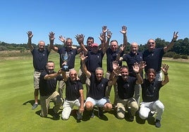 Los españoles celebrando el triunfo.