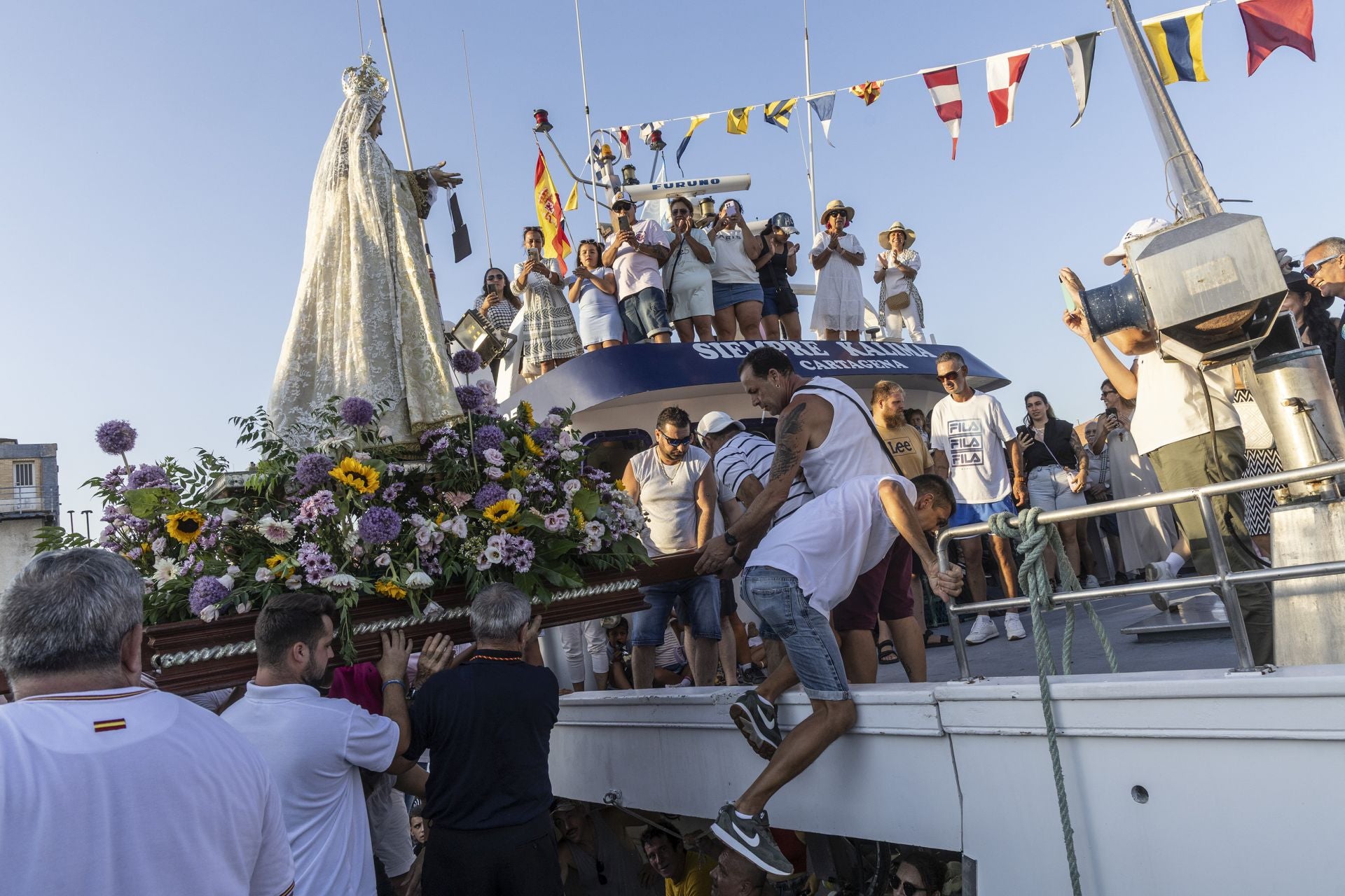 Imágenes de la procesión marítima en Cartagena de la Virgen de las Maravillas y la Virgen del Carmen