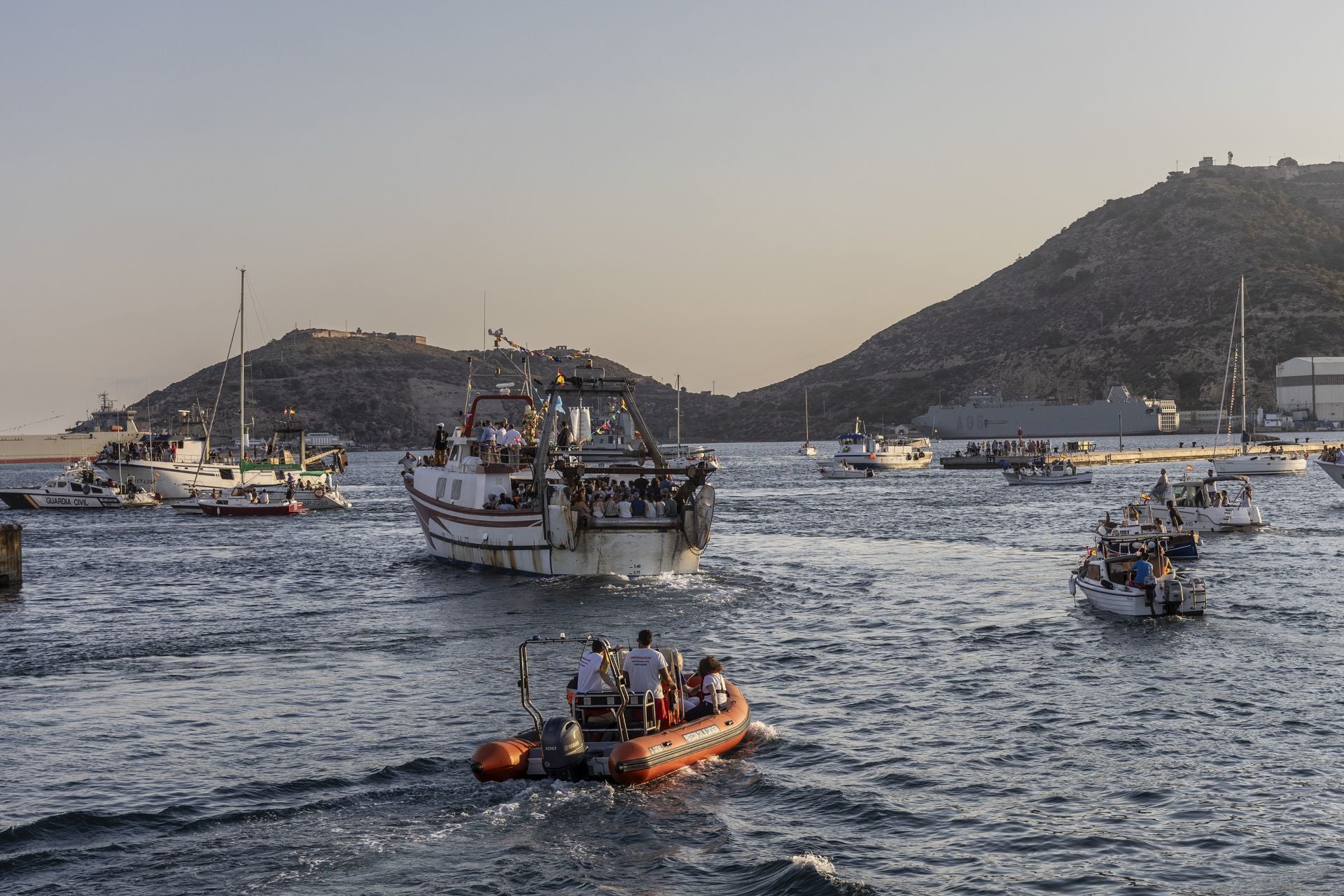 Imágenes de la procesión marítima en Cartagena de la Virgen de las Maravillas y la Virgen del Carmen