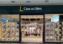 Fachada de la nueva tienda en el centro comercial Dos Mares.