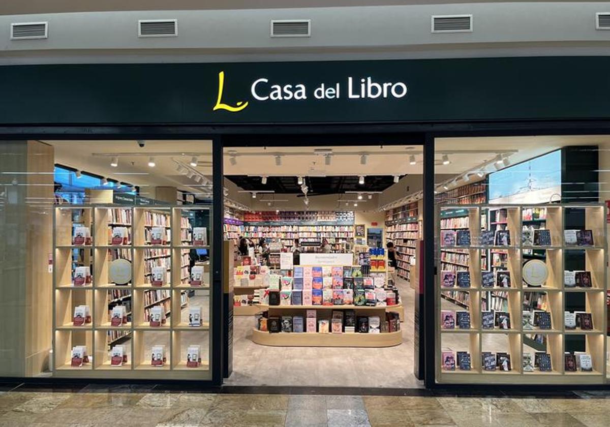 Fachada de la nueva tienda en el centro comercial Dos Mares.