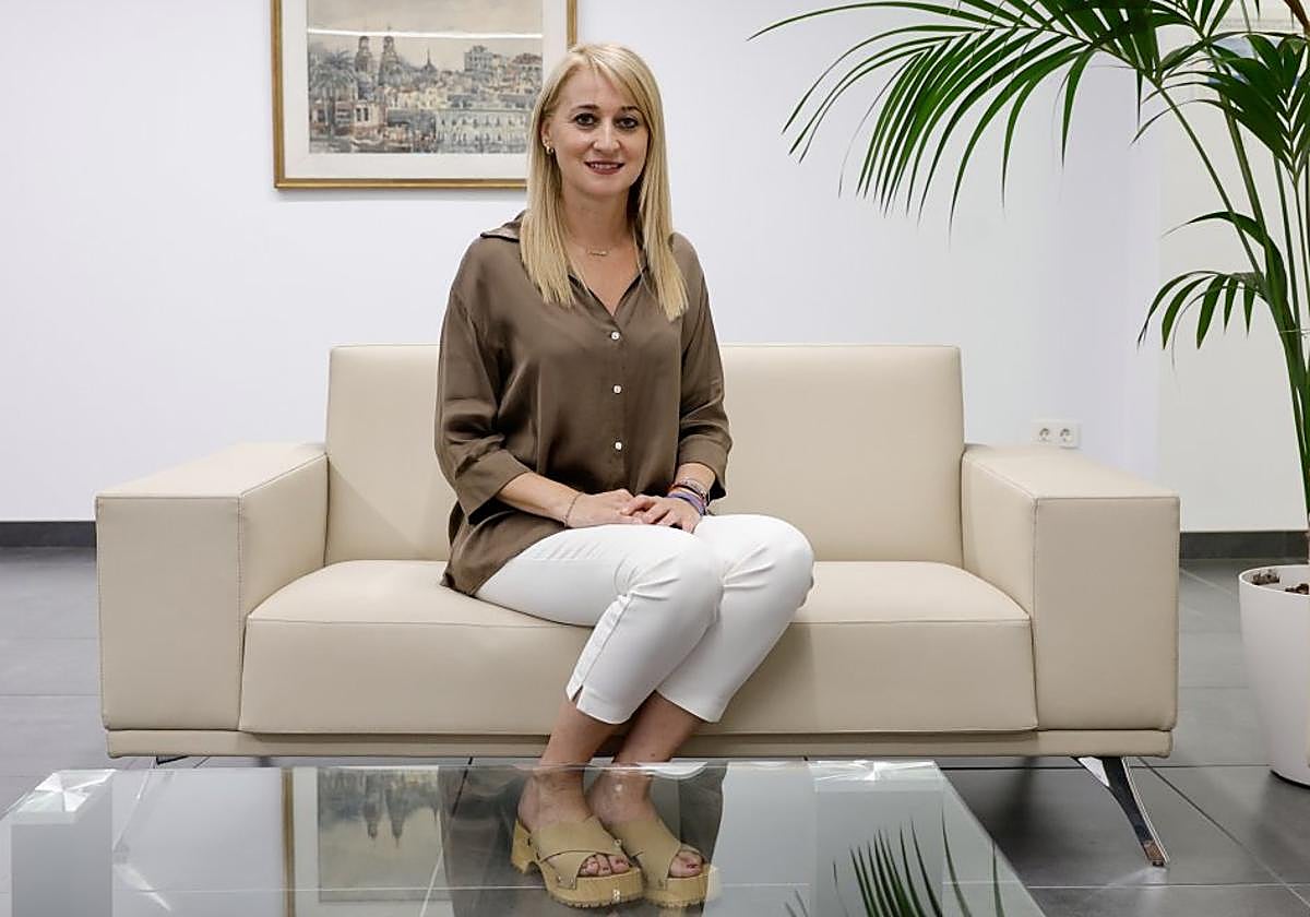 La delegada del Gobierno, Mariola Guevara, el viernes, en su despacho de Murcia.