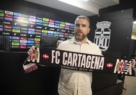 Javi Rey, en la presentación como entrenador del FC Cartagena.