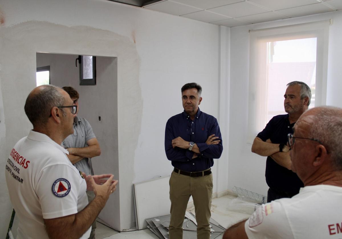 Pedro Javier Sánchez visitó las obras de adecuación de la nueva sala de emergencias del 112.