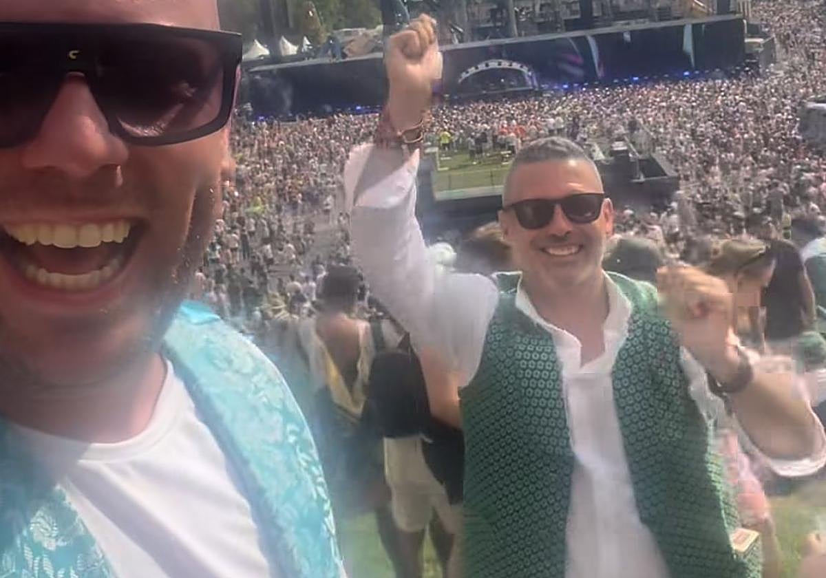 El traje de huertano se cuela en Tomorrowland: así acudieron dos murcianos al popular festival de Bélgica.