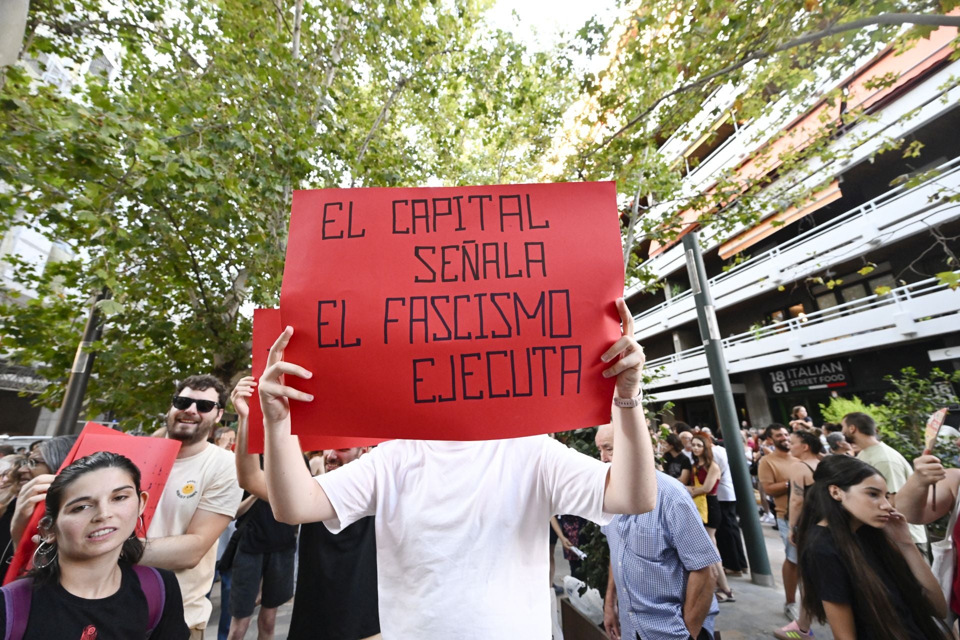 En imágenes, la protesta contra el racismo celebrada en Murcia
