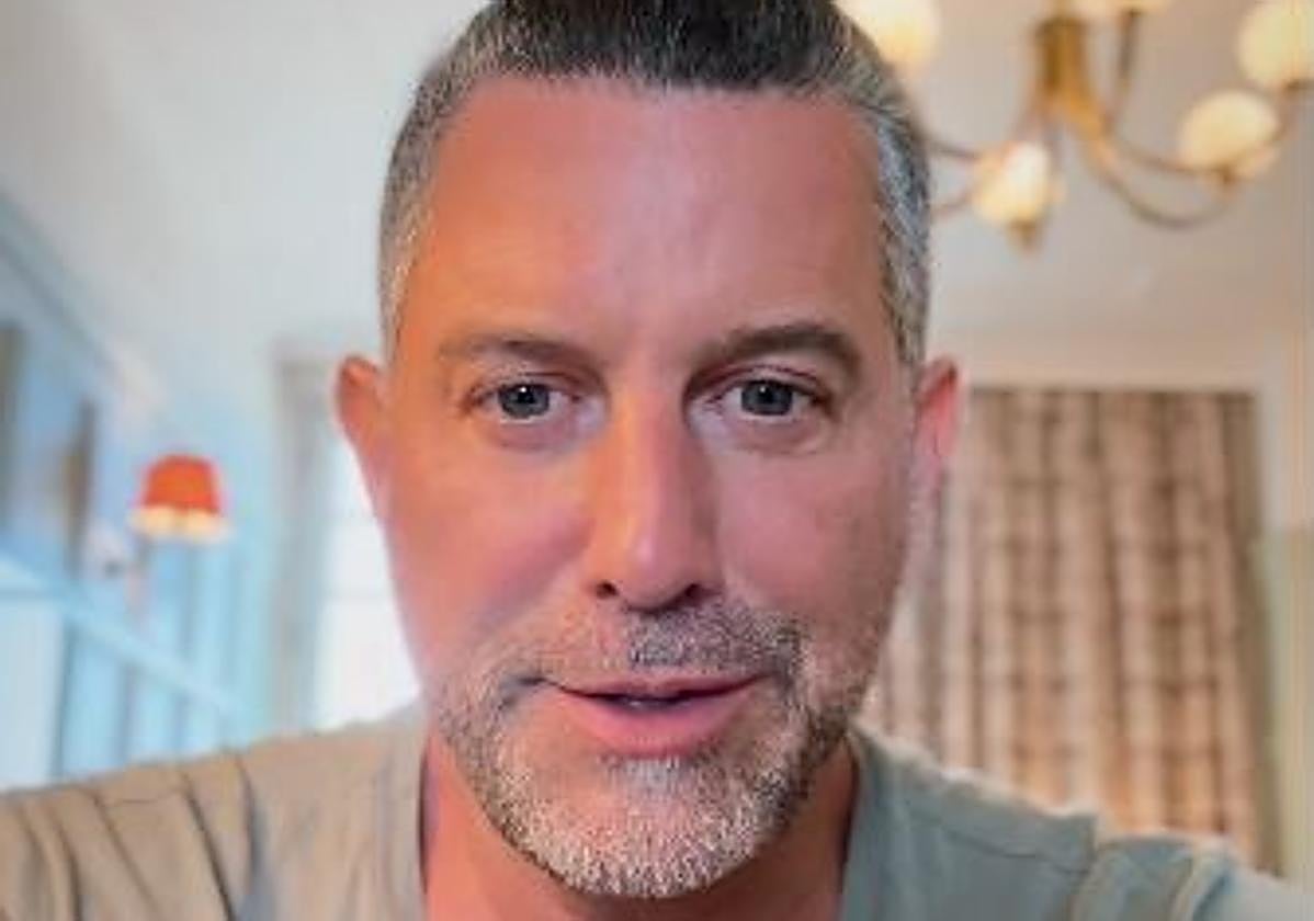 Sébastien Izambard pide disculpas a través de redes sociales.